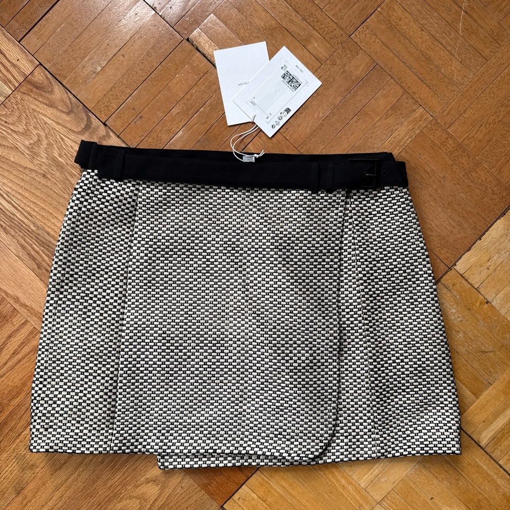 COS ATELIER THE BELTED RAFFIA MINI SKIRT - BEIGE / BLACK - Picture 1 of 5